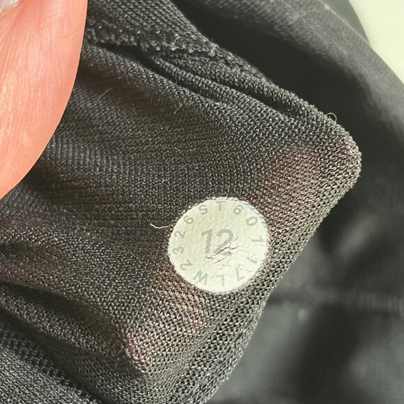 Lululemon Energy Bra (Black) - Size 12 - Picture 4 of 8